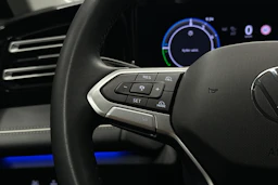 harmaa Volkswagen Tiguan 2025 kuva 17.