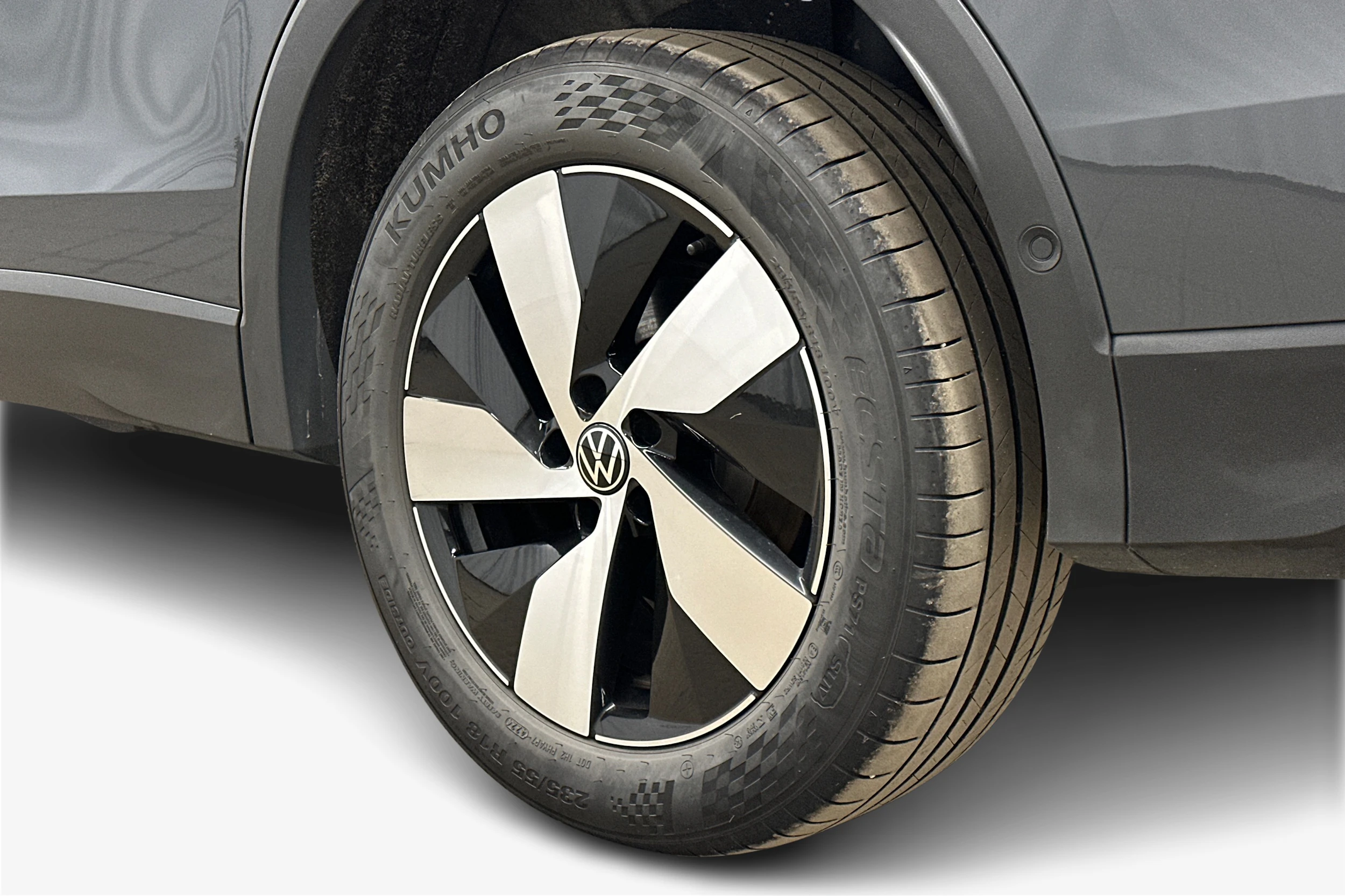oranssi Volkswagen Tiguan 2025 kuva 12.