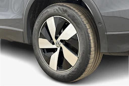 oranssi Volkswagen Tiguan 2025 kuva 12.