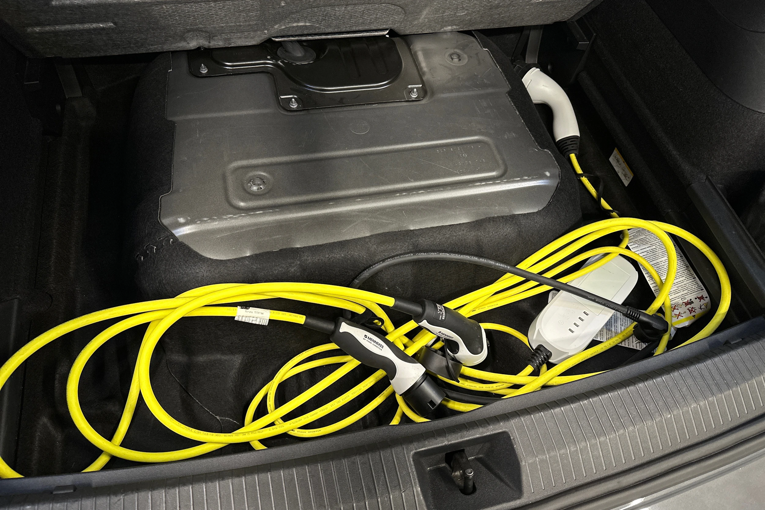 oranssi Volkswagen Tiguan 2025 kuva 18.