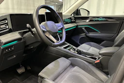 oranssi Volkswagen Tiguan 2025 kuva 21.