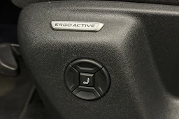 oranssi Volkswagen Tiguan 2025 kuva 23.