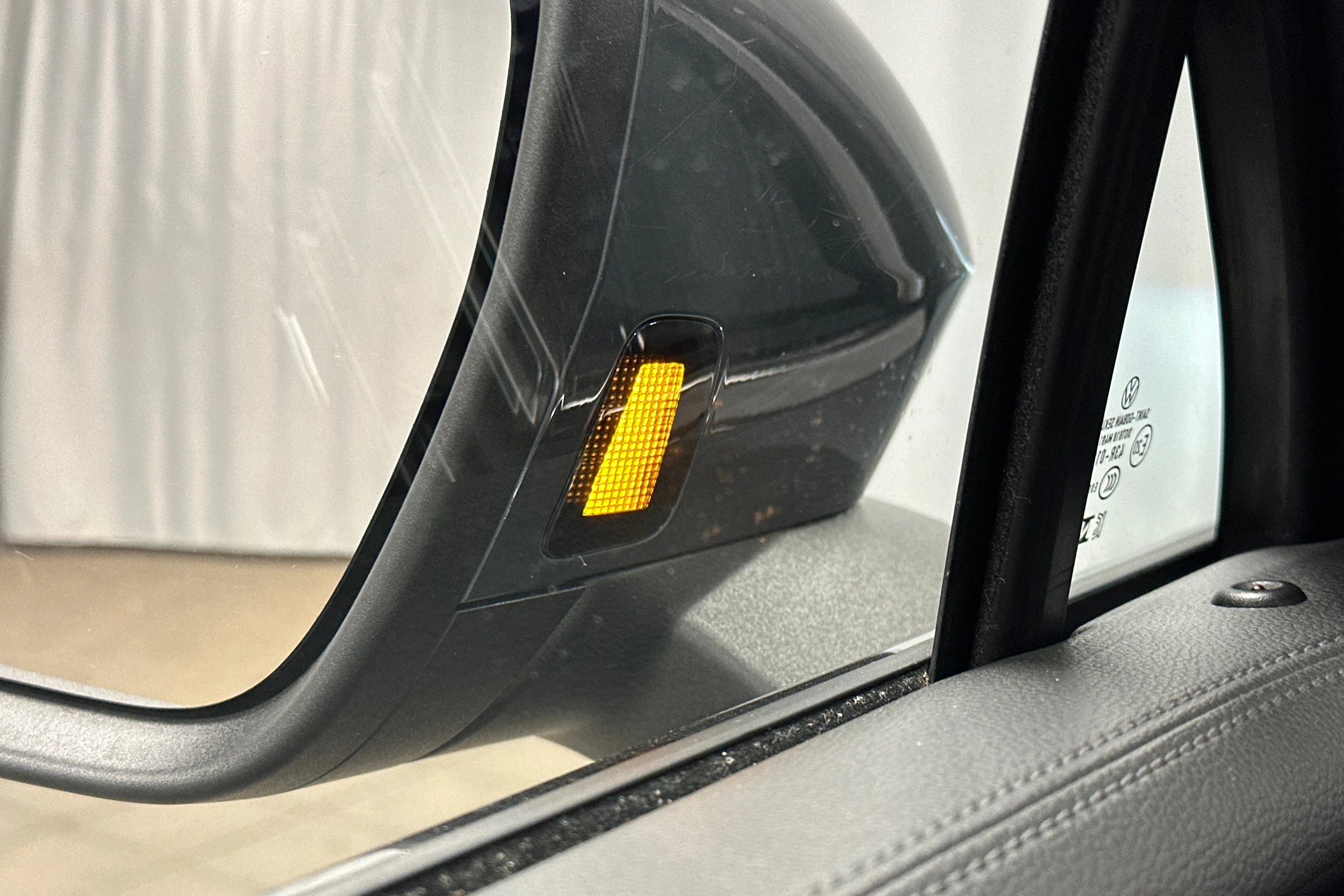 oranssi Volkswagen Tiguan 2025 kuva 24.
