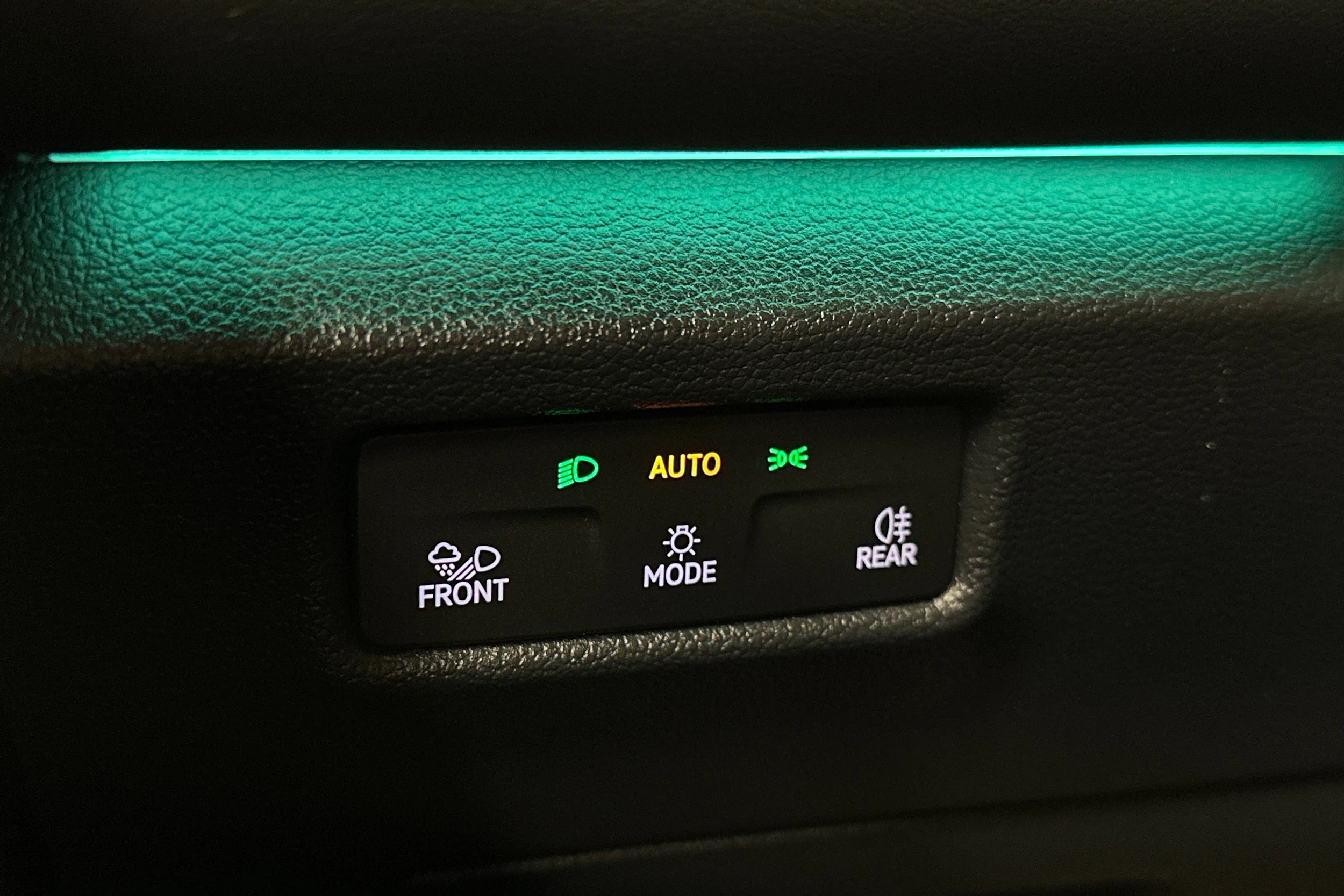 oranssi Volkswagen Tiguan 2025 kuva 25.
