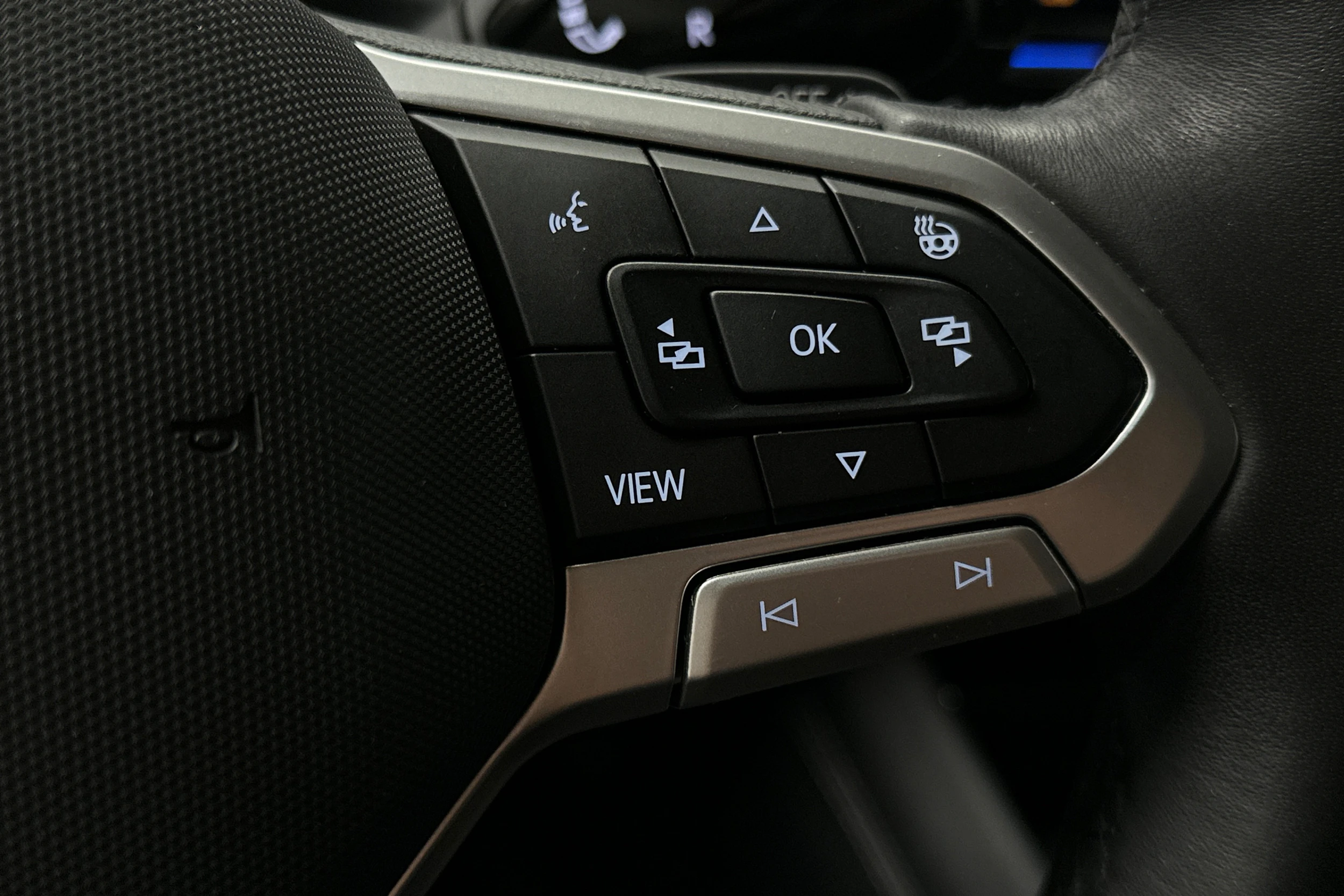 oranssi Volkswagen Tiguan 2025 kuva 27.