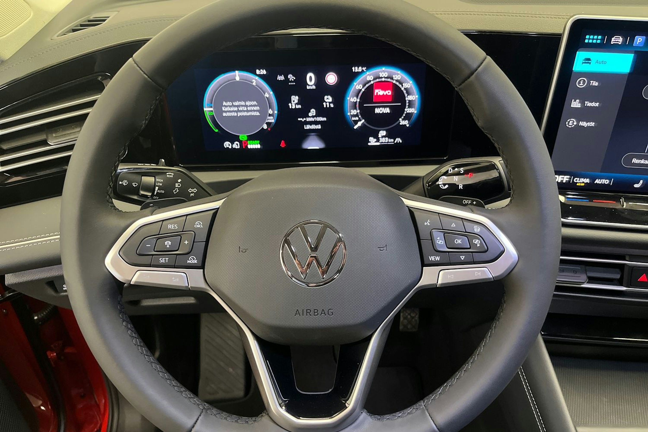 oranssi Volkswagen Tiguan 2025 kuva 8.