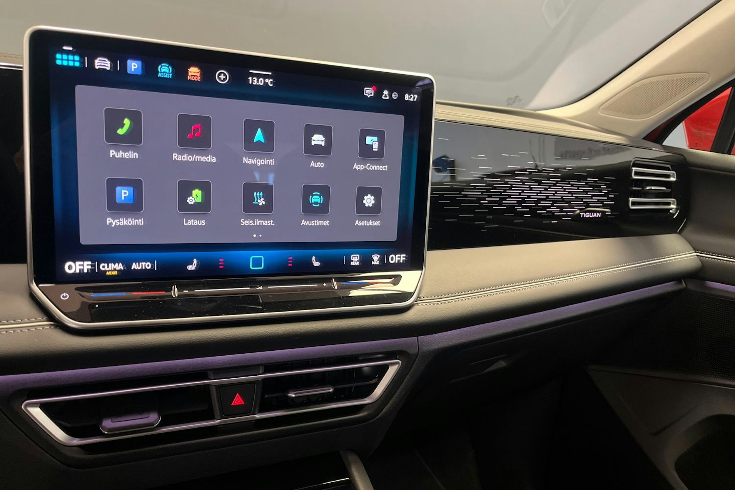 oranssi Volkswagen Tiguan 2025 kuva 11.