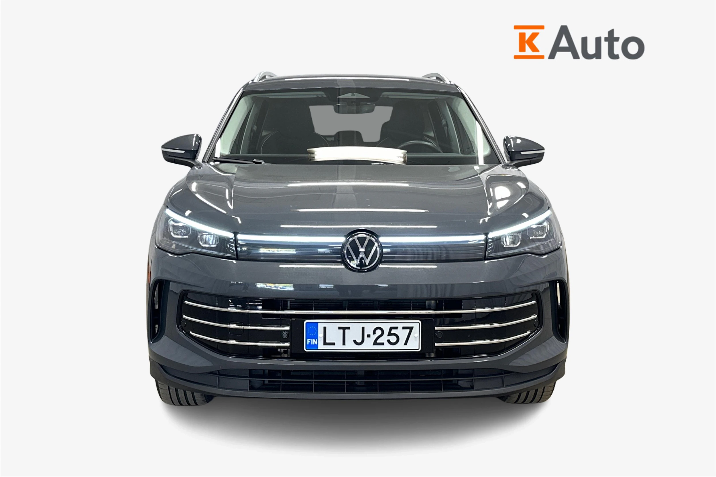 harmaa Volkswagen Tiguan 2025 kuva 4.