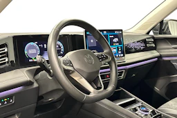 harmaa Volkswagen Tiguan 2025 kuva 6.
