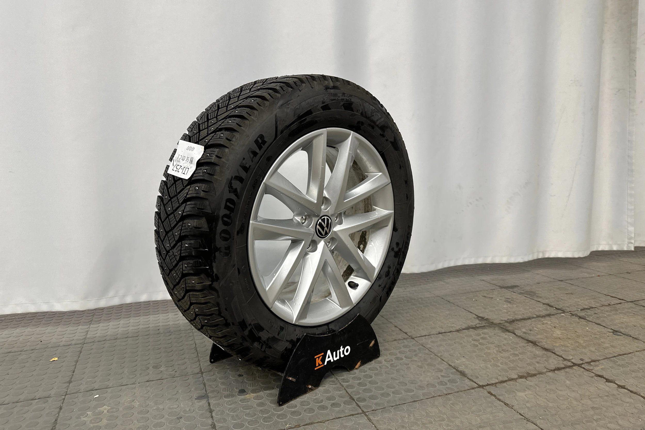 harmaa Volkswagen Tiguan 2025 kuva 10.