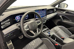 harmaa Volkswagen Tiguan 2025 kuva 8.