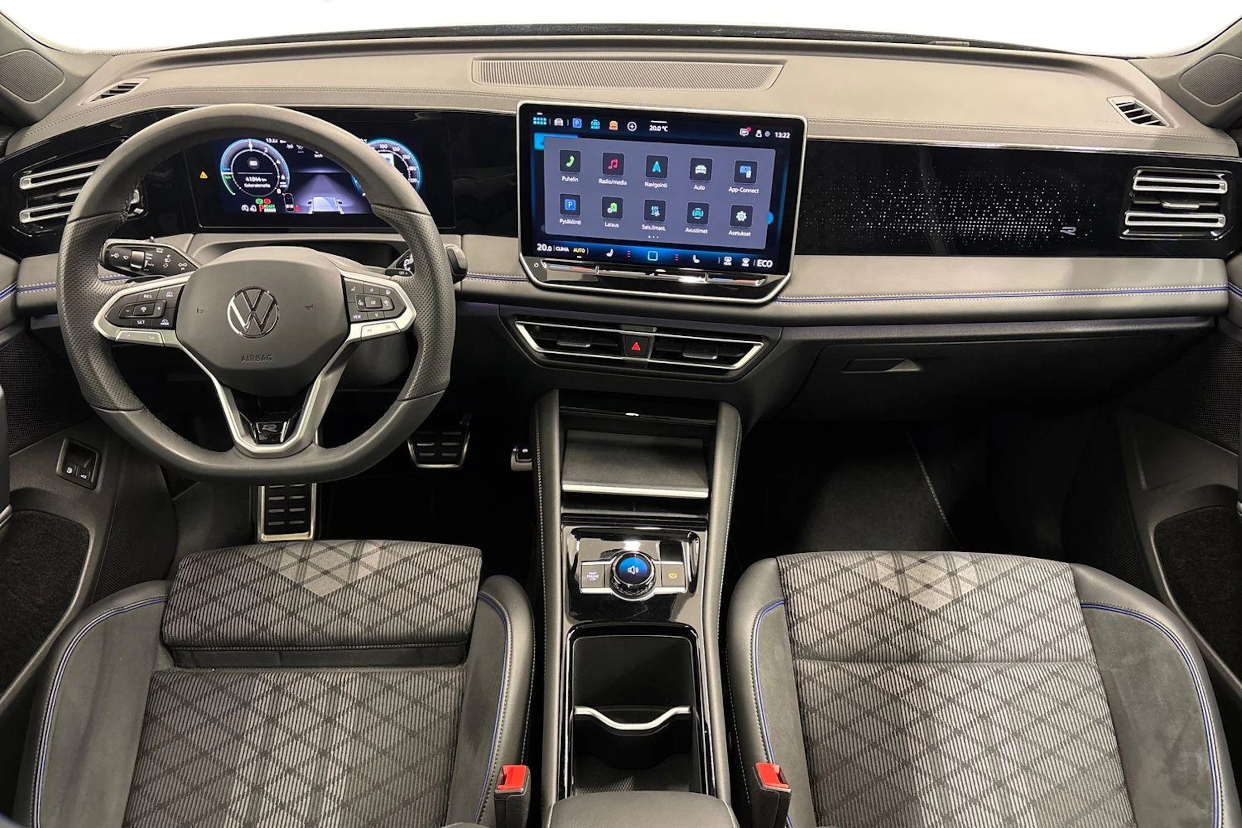 harmaa Volkswagen Tiguan 2025 kuva 9.