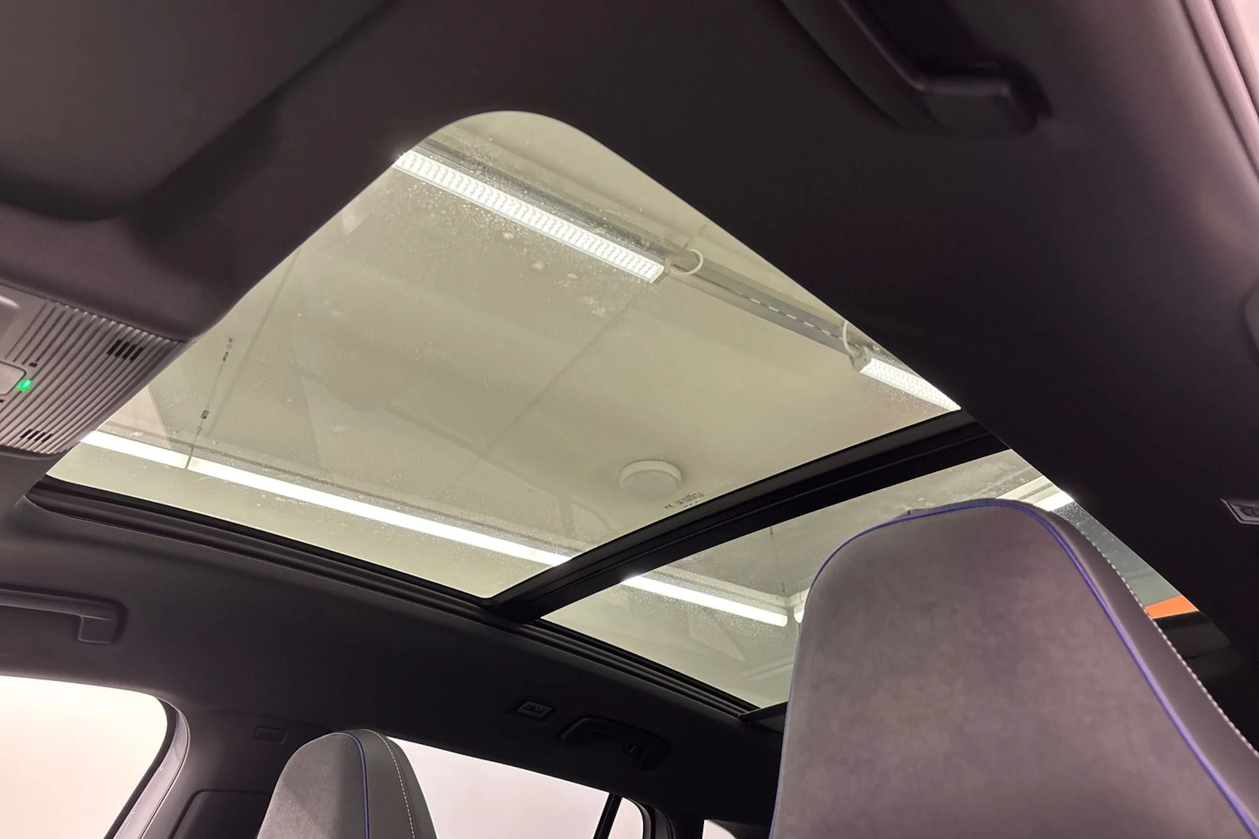 harmaa Volkswagen Tiguan 2025 kuva 17.