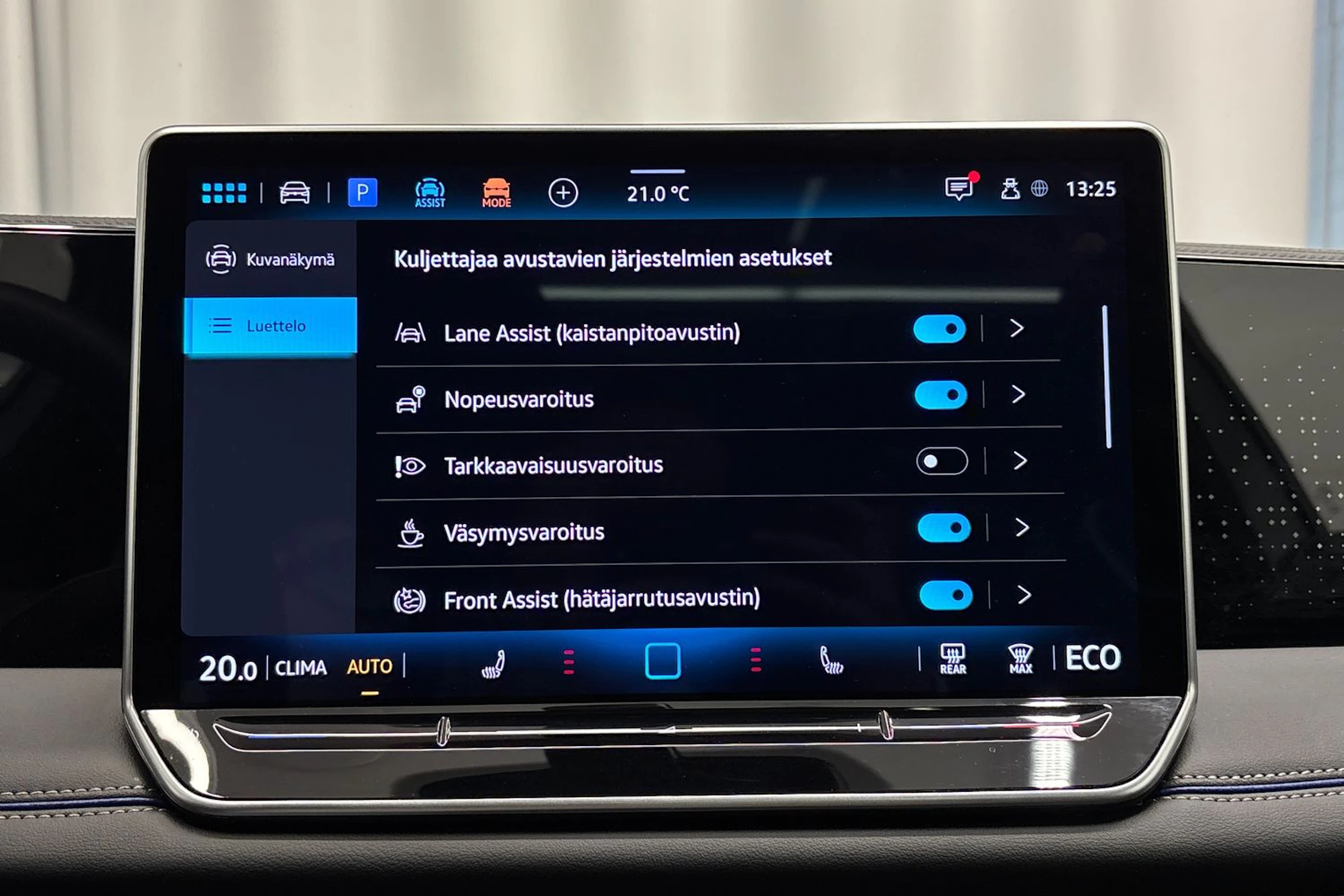 harmaa Volkswagen Tiguan 2025 kuva 23.