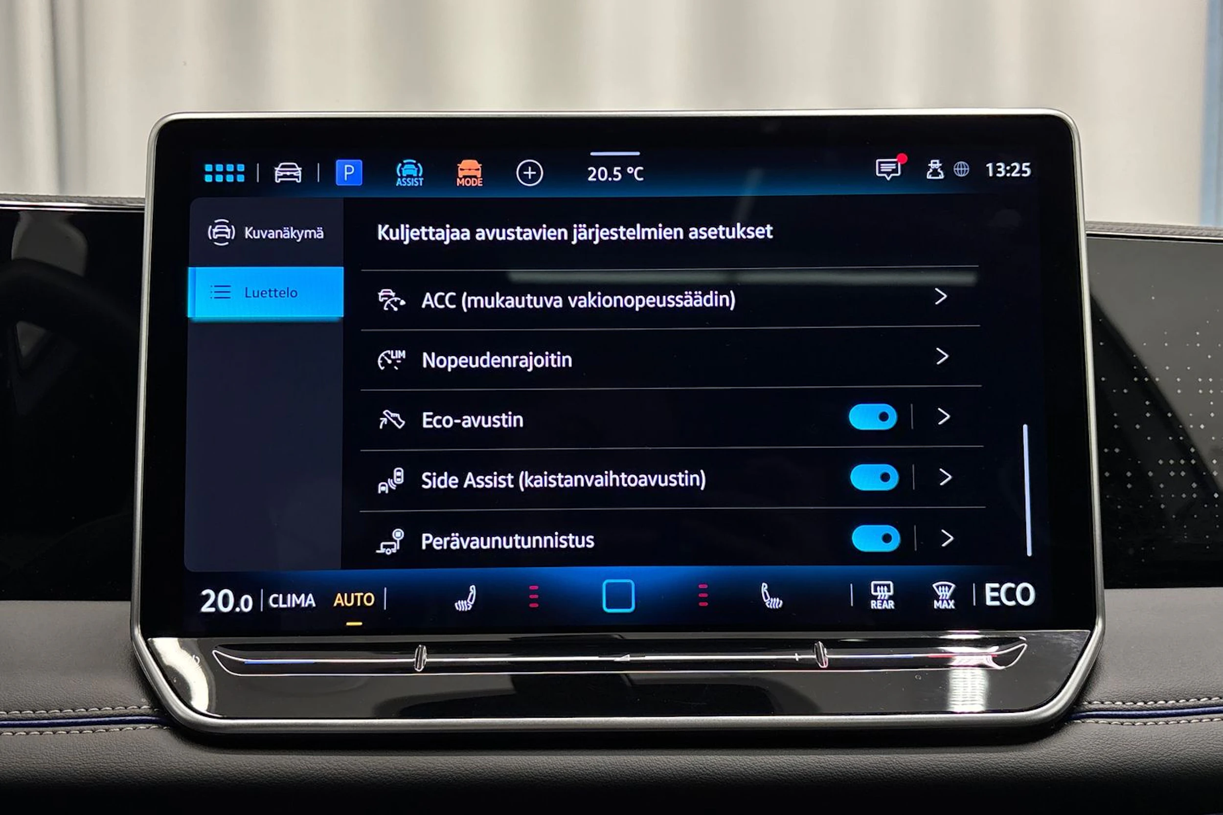 harmaa Volkswagen Tiguan 2025 kuva 24.