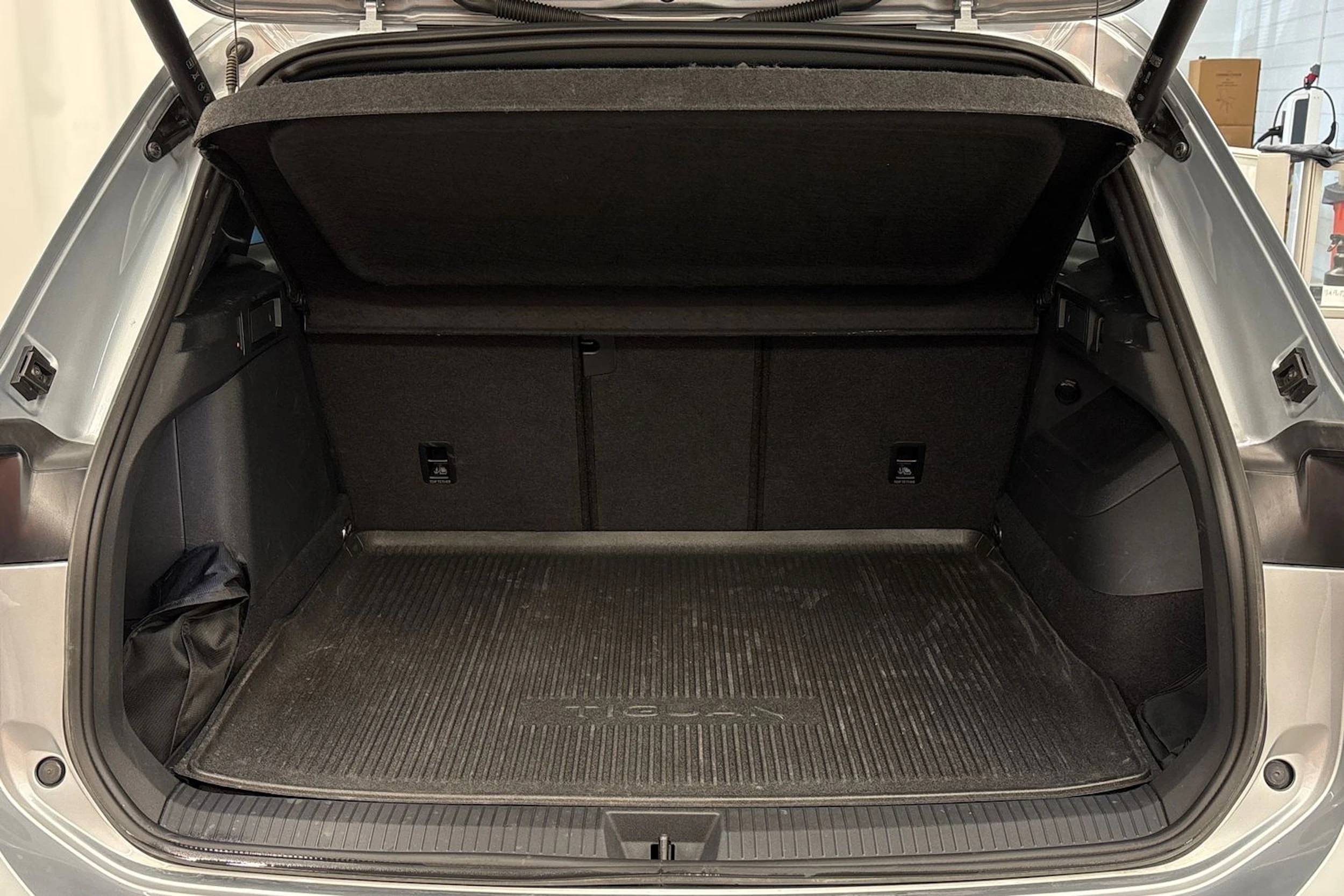 harmaa Volkswagen Tiguan 2025 kuva 30.