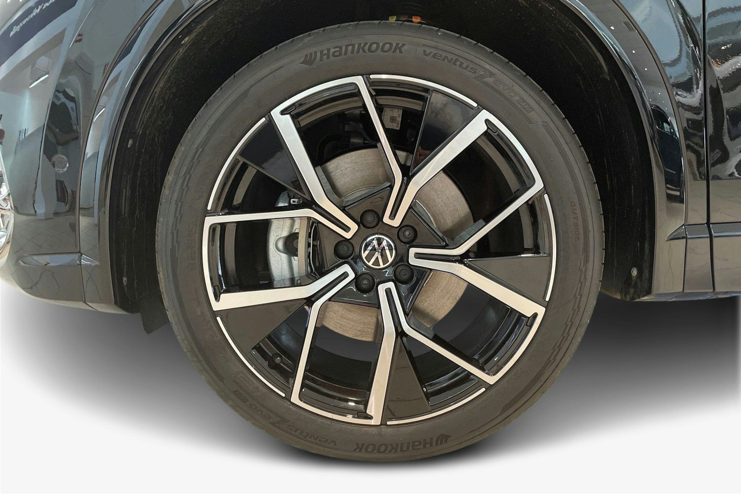 musta Volkswagen Tiguan 2025 kuva 9.