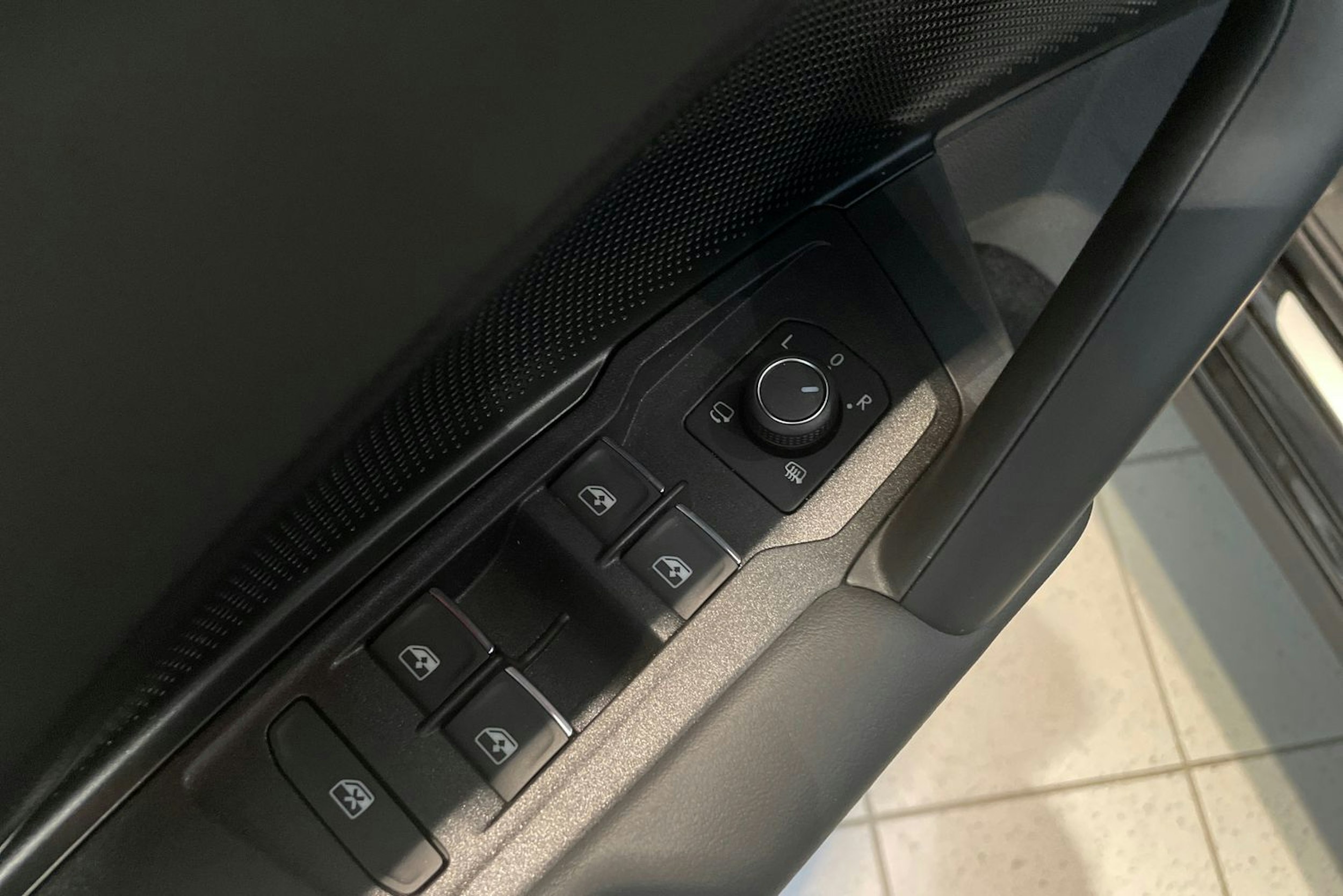musta Volkswagen Tiguan 2025 kuva 28.