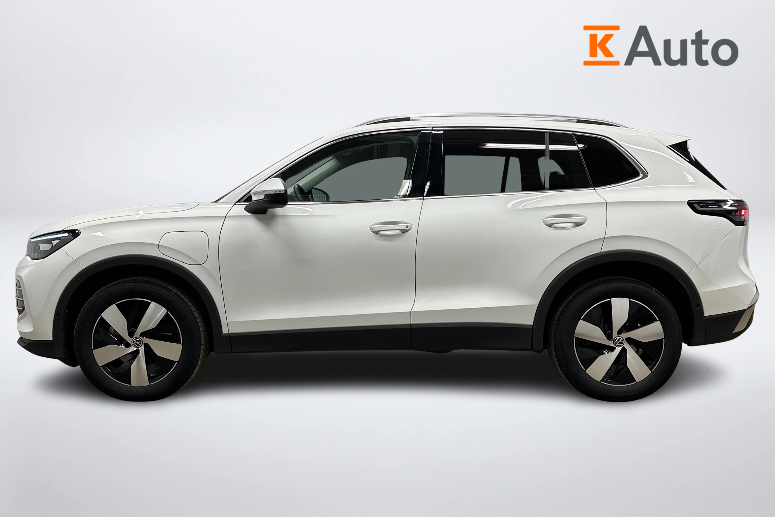 valkoinen Volkswagen Tiguan 2025 kuva 7.
