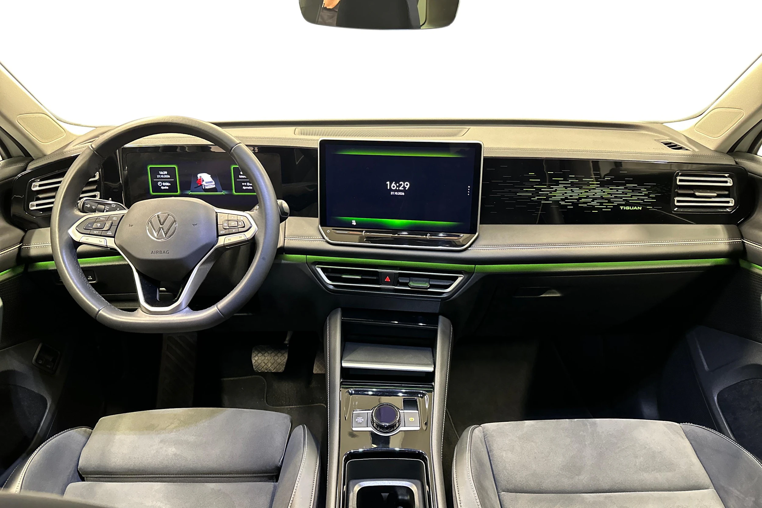 valkoinen Volkswagen Tiguan 2025 kuva 9.
