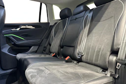 valkoinen Volkswagen Tiguan 2025 kuva 11.