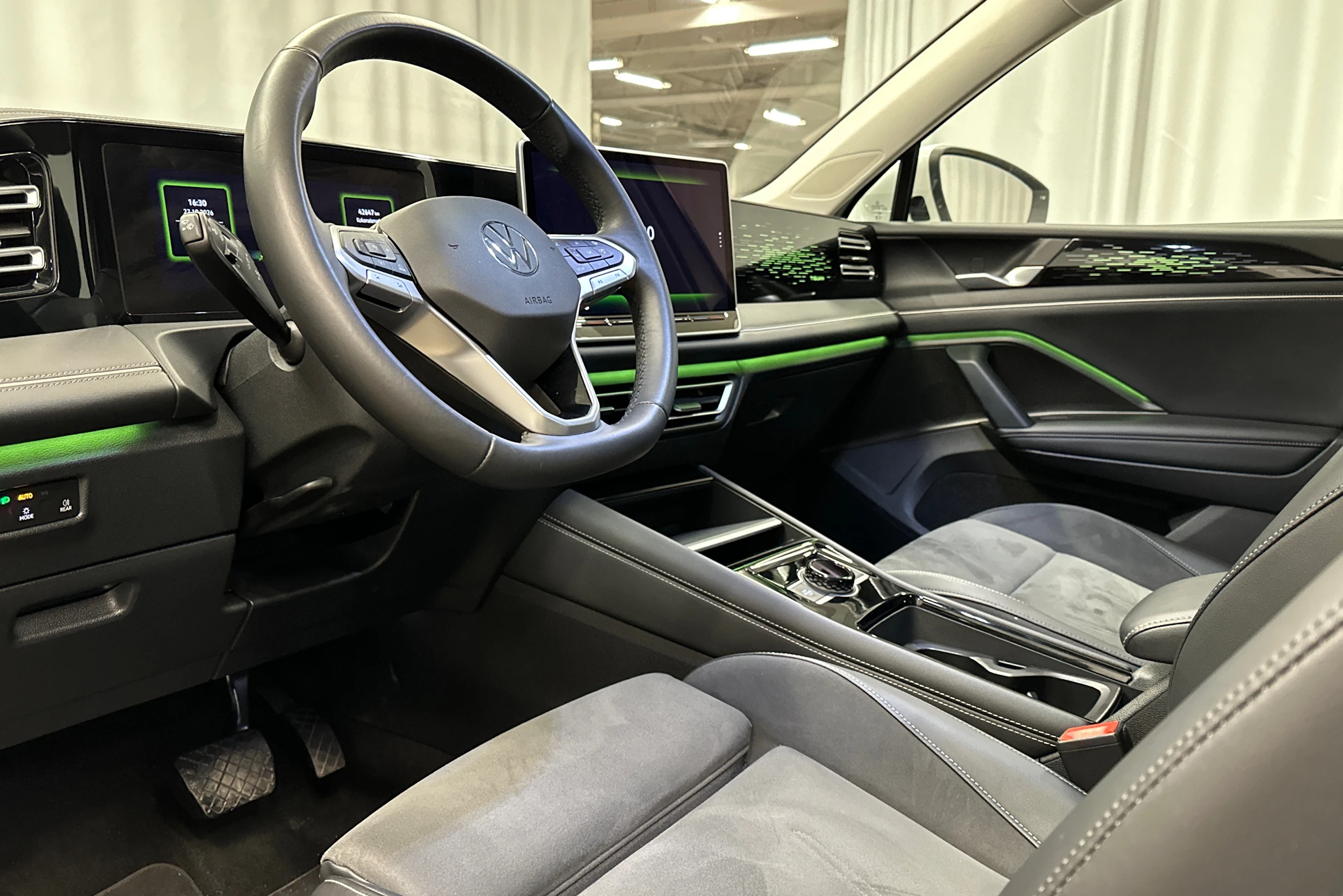 valkoinen Volkswagen Tiguan 2025 kuva 21.