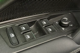 valkoinen Volkswagen Tiguan 2025 kuva 22.