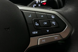 valkoinen Volkswagen Tiguan 2025 kuva 27.
