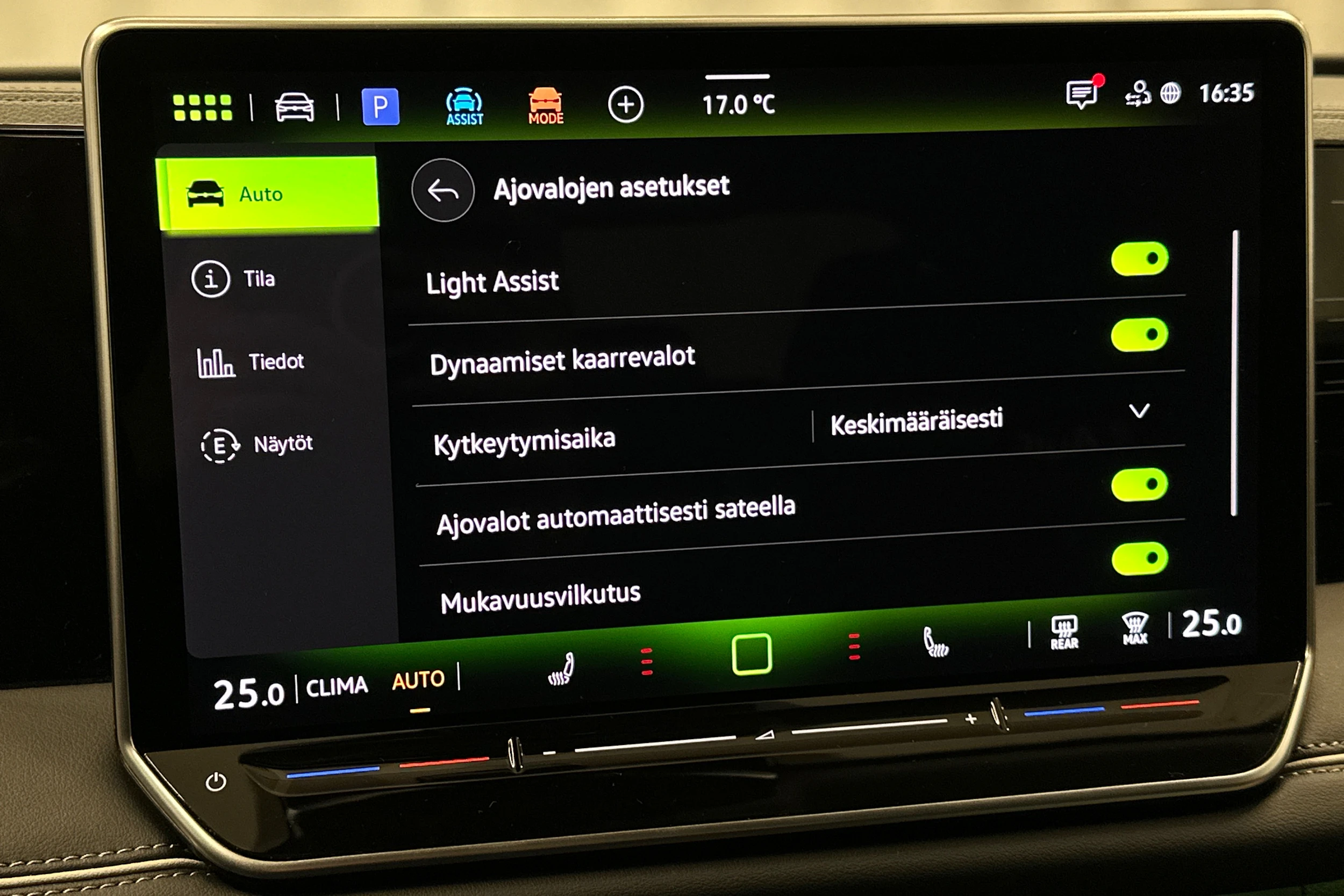 valkoinen Volkswagen Tiguan 2025 kuva 32.