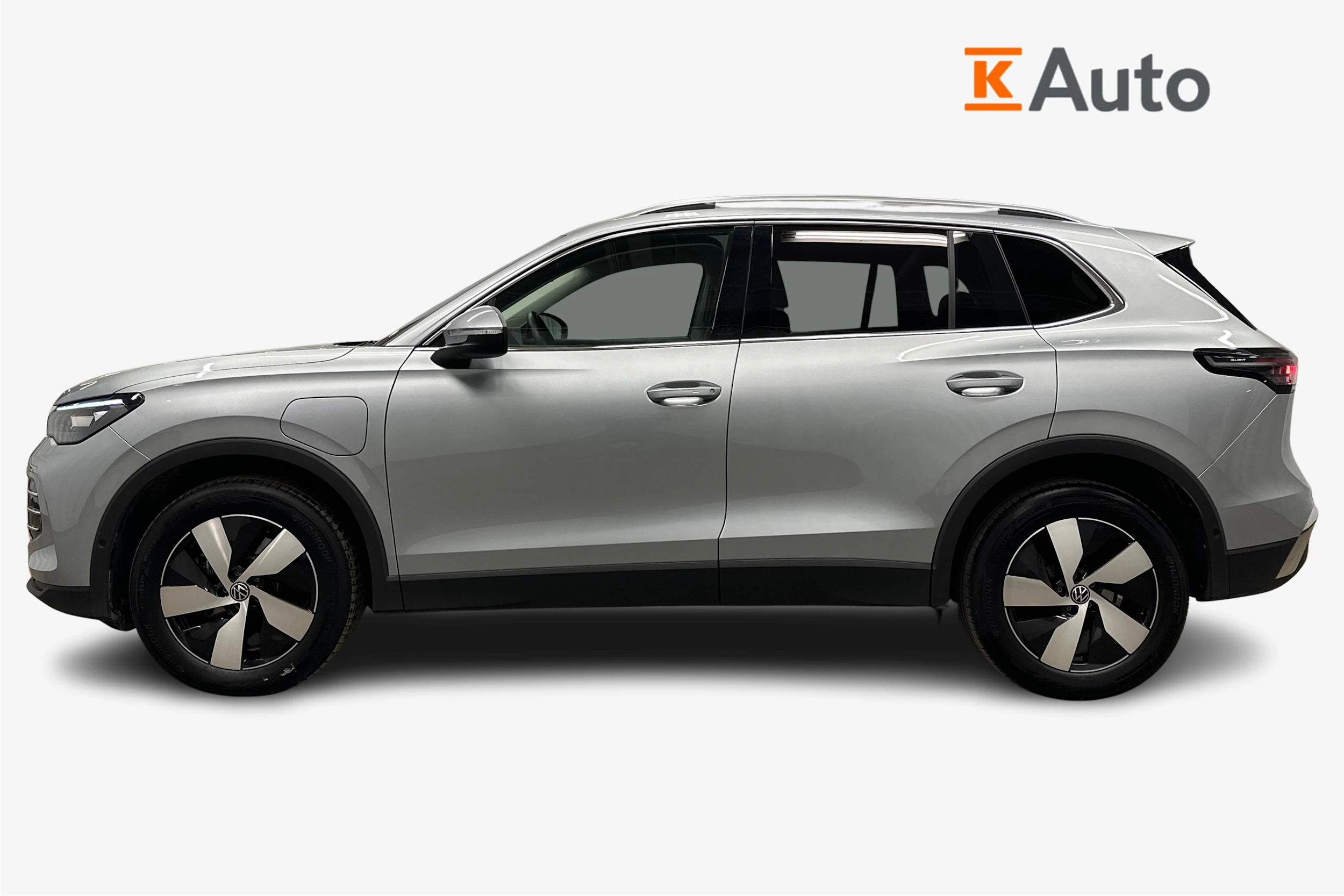 harmaa Volkswagen Tiguan 2025 kuva 5.