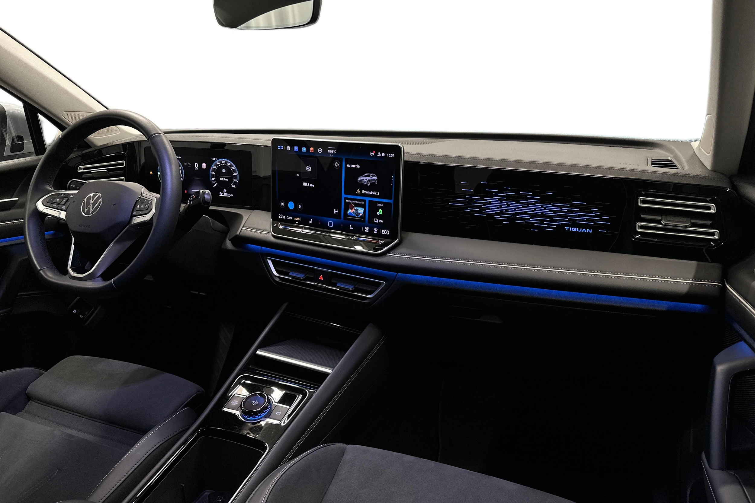 harmaa Volkswagen Tiguan 2025 kuva 7.