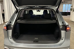 harmaa Volkswagen Tiguan 2025 kuva 11.