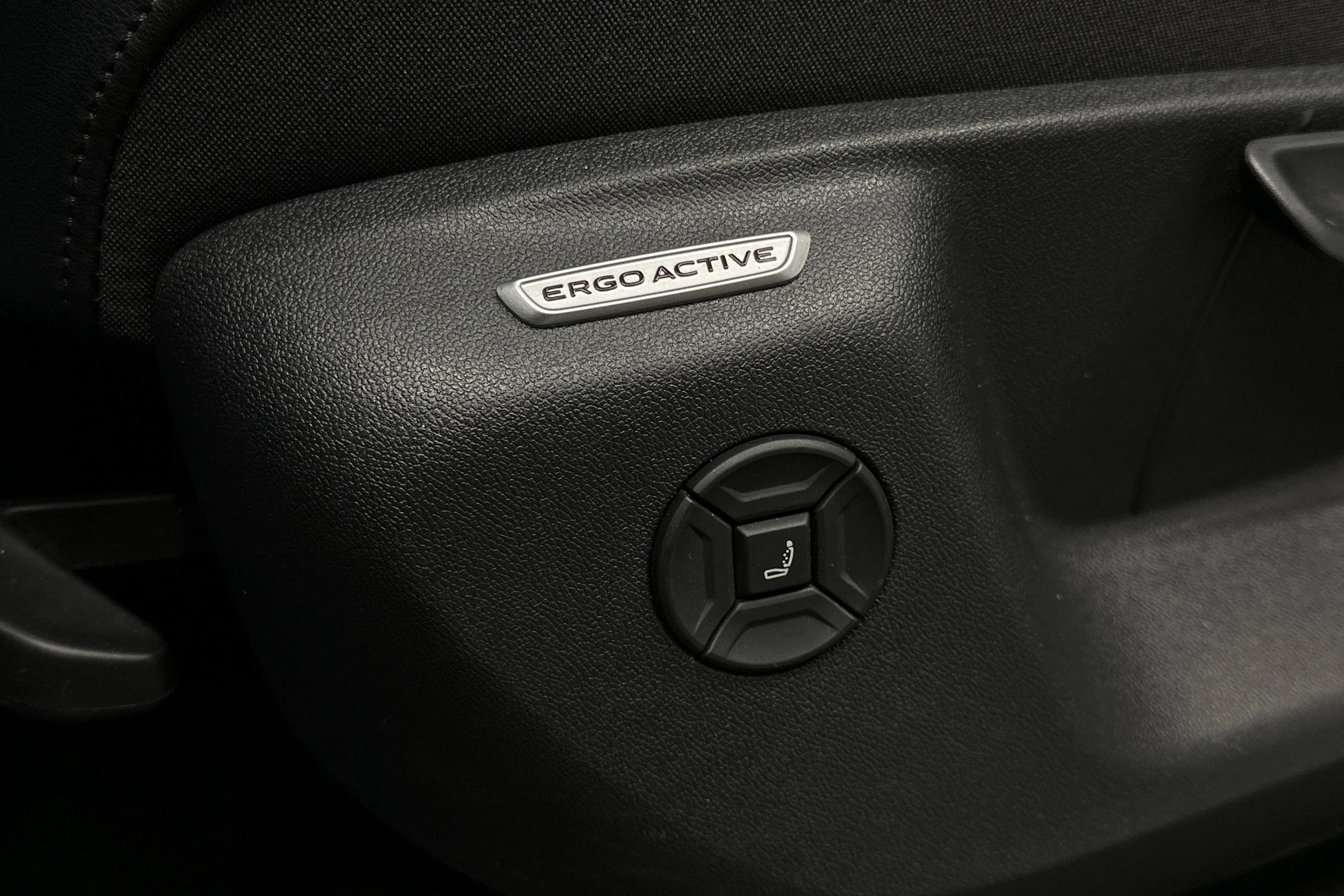 harmaa Volkswagen Tiguan 2025 kuva 15.