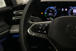 harmaa Volkswagen Tiguan 2025 kuva 17.