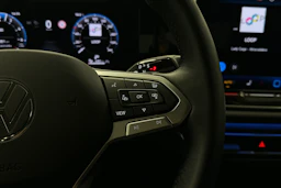 harmaa Volkswagen Tiguan 2025 kuva 18.