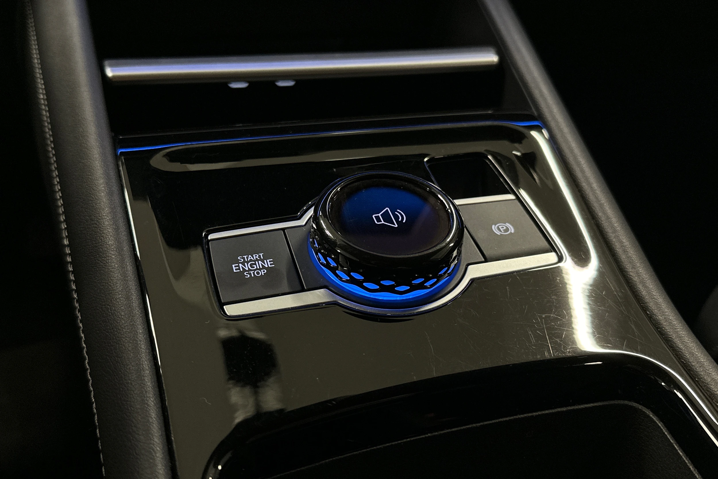 harmaa Volkswagen Tiguan 2025 kuva 32.