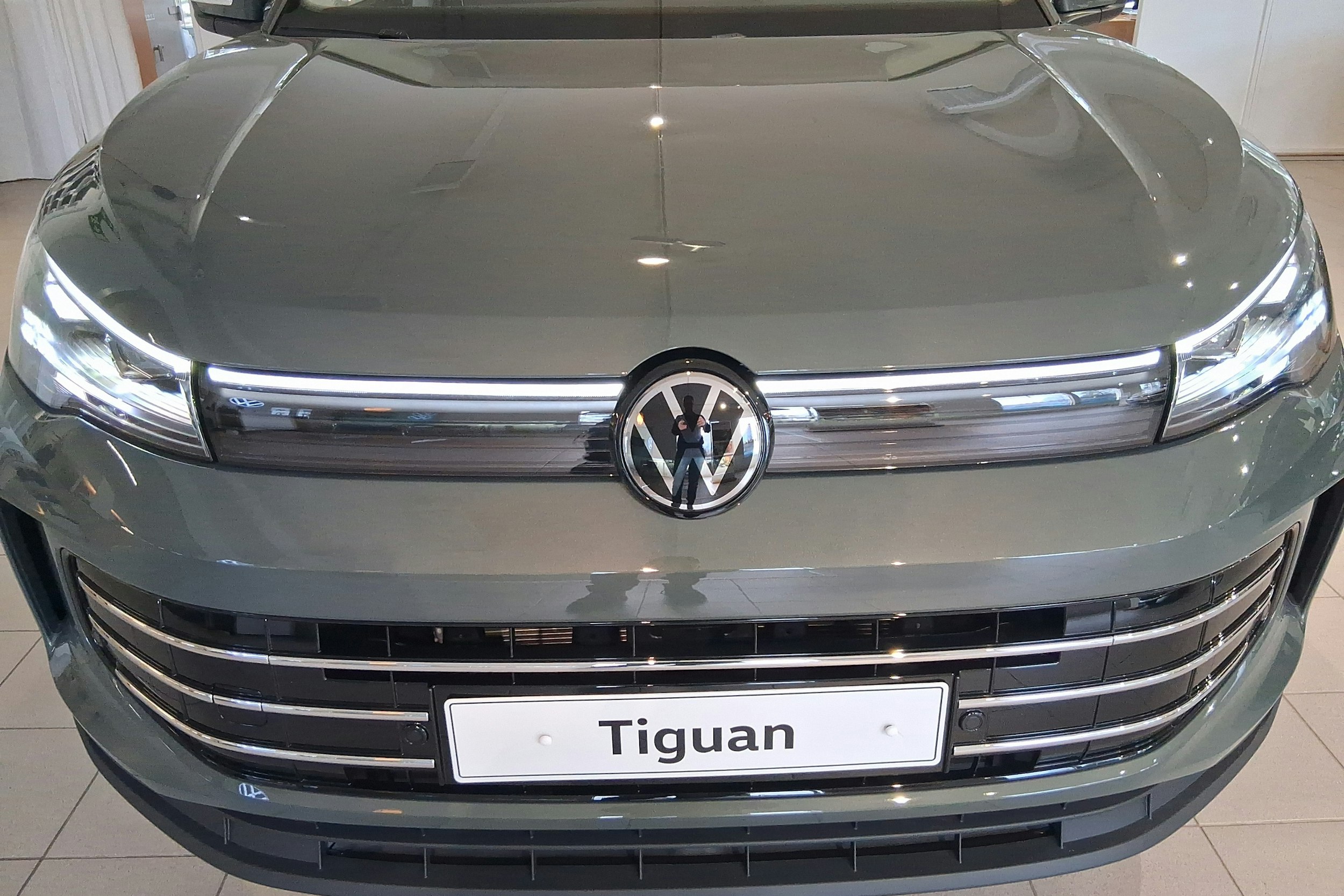 vihreä Volkswagen Tiguan 2025 kuva 11.