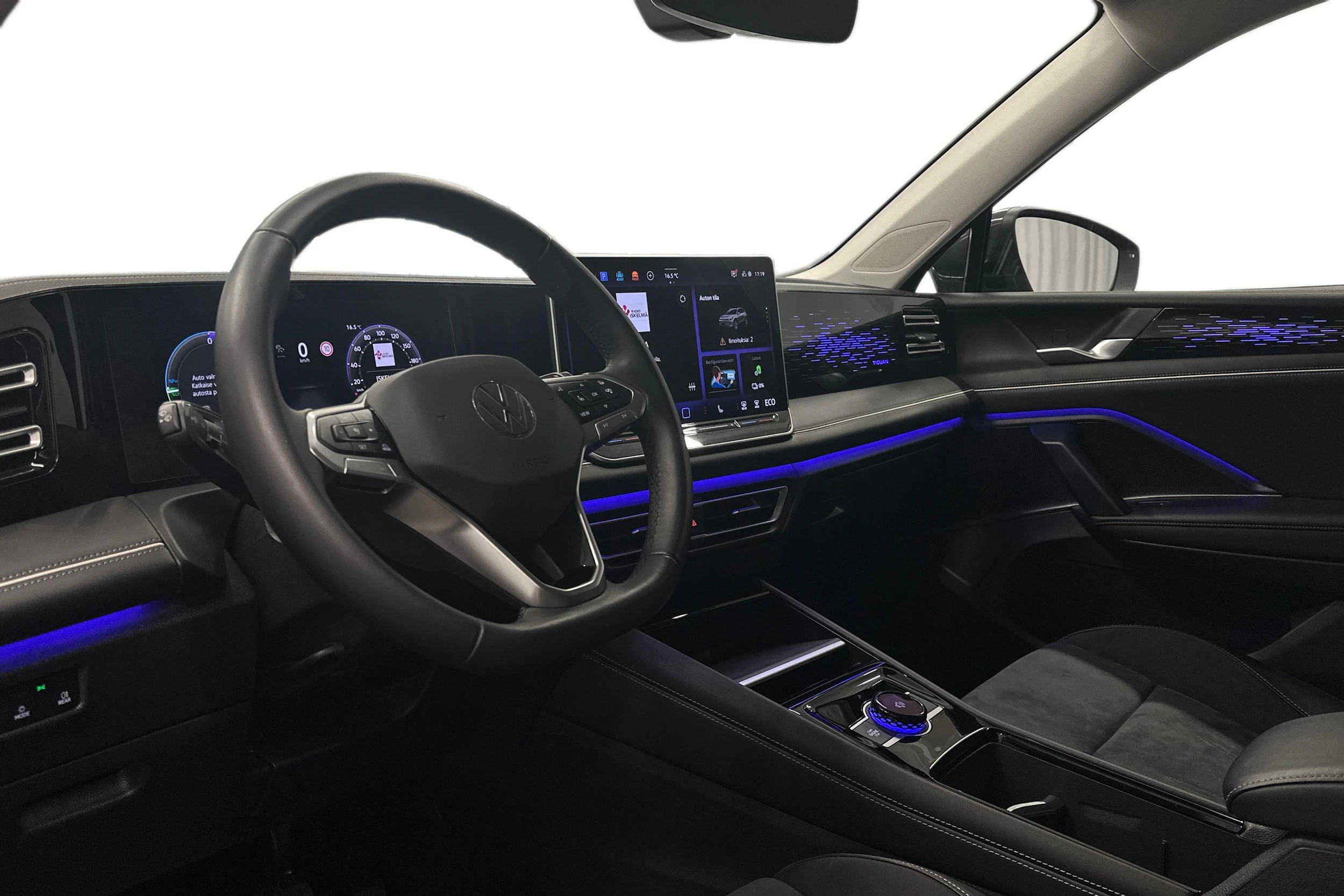 harmaa Volkswagen Tiguan 2025 kuva 6.
