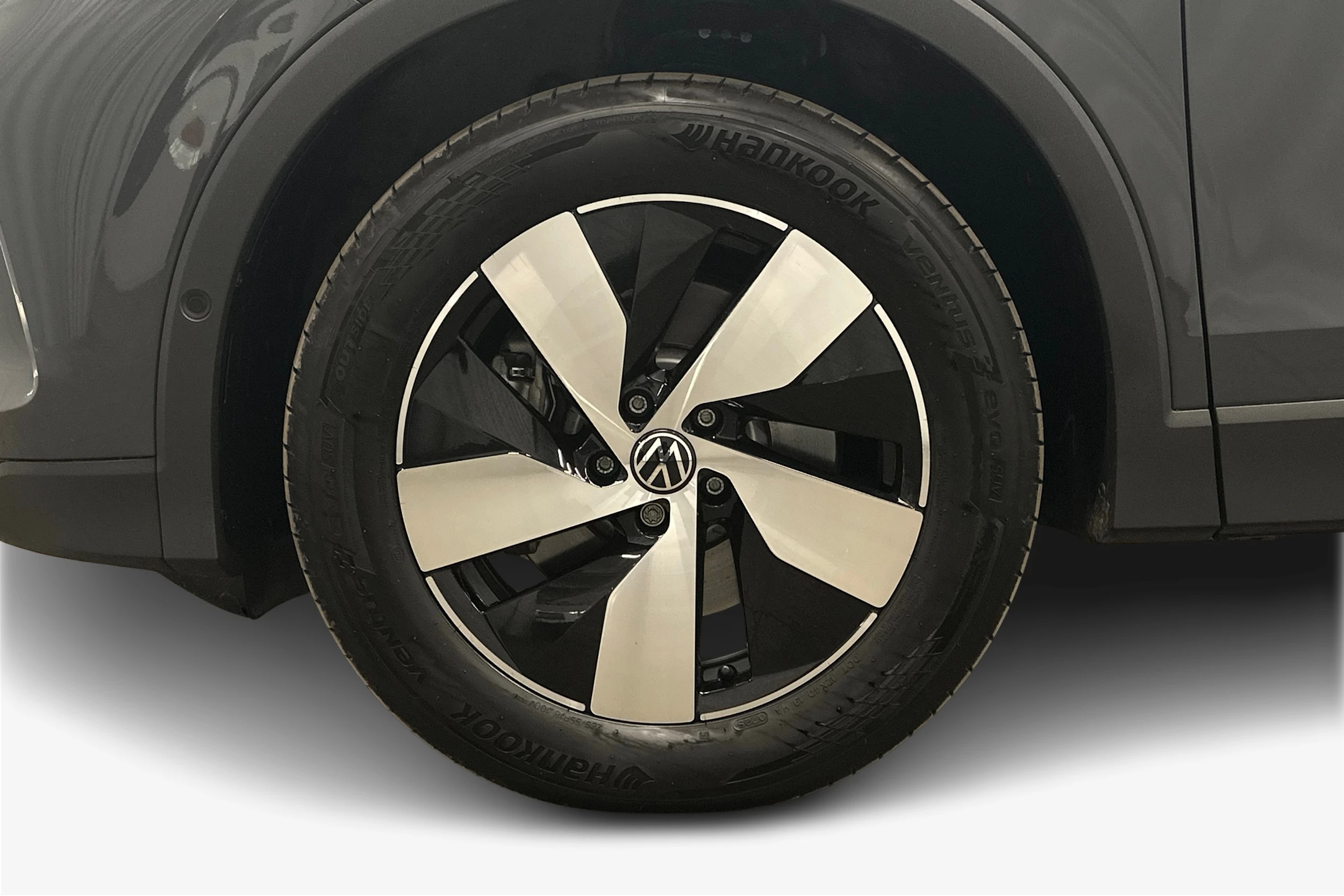 harmaa Volkswagen Tiguan 2025 kuva 9.
