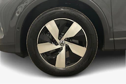 harmaa Volkswagen Tiguan 2025 kuva 9.