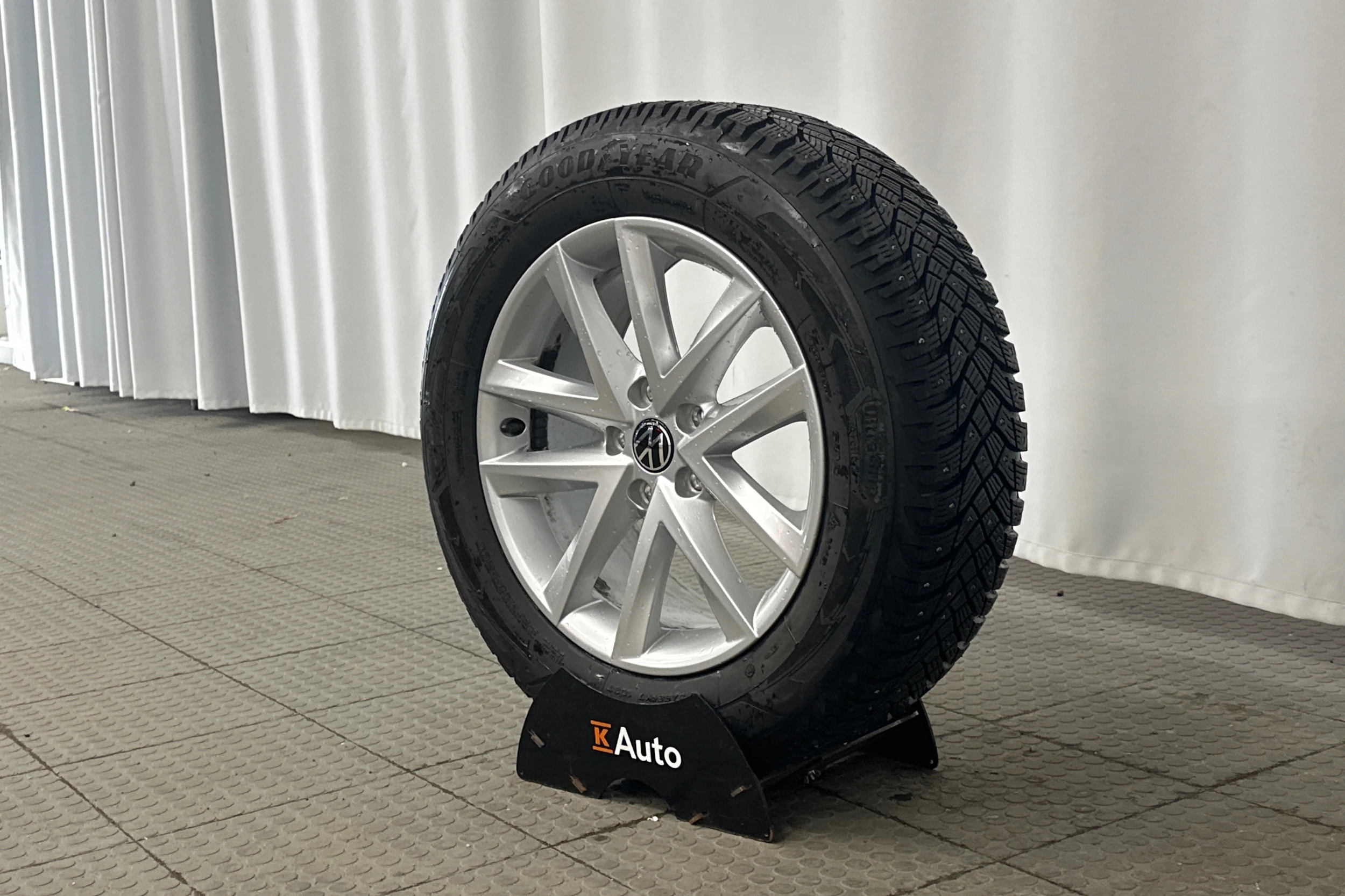 harmaa Volkswagen Tiguan 2025 kuva 10.