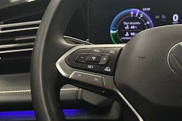 harmaa Volkswagen Tiguan 2025 kuva 17.