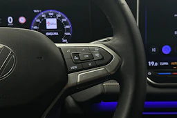 harmaa Volkswagen Tiguan 2025 kuva 18.