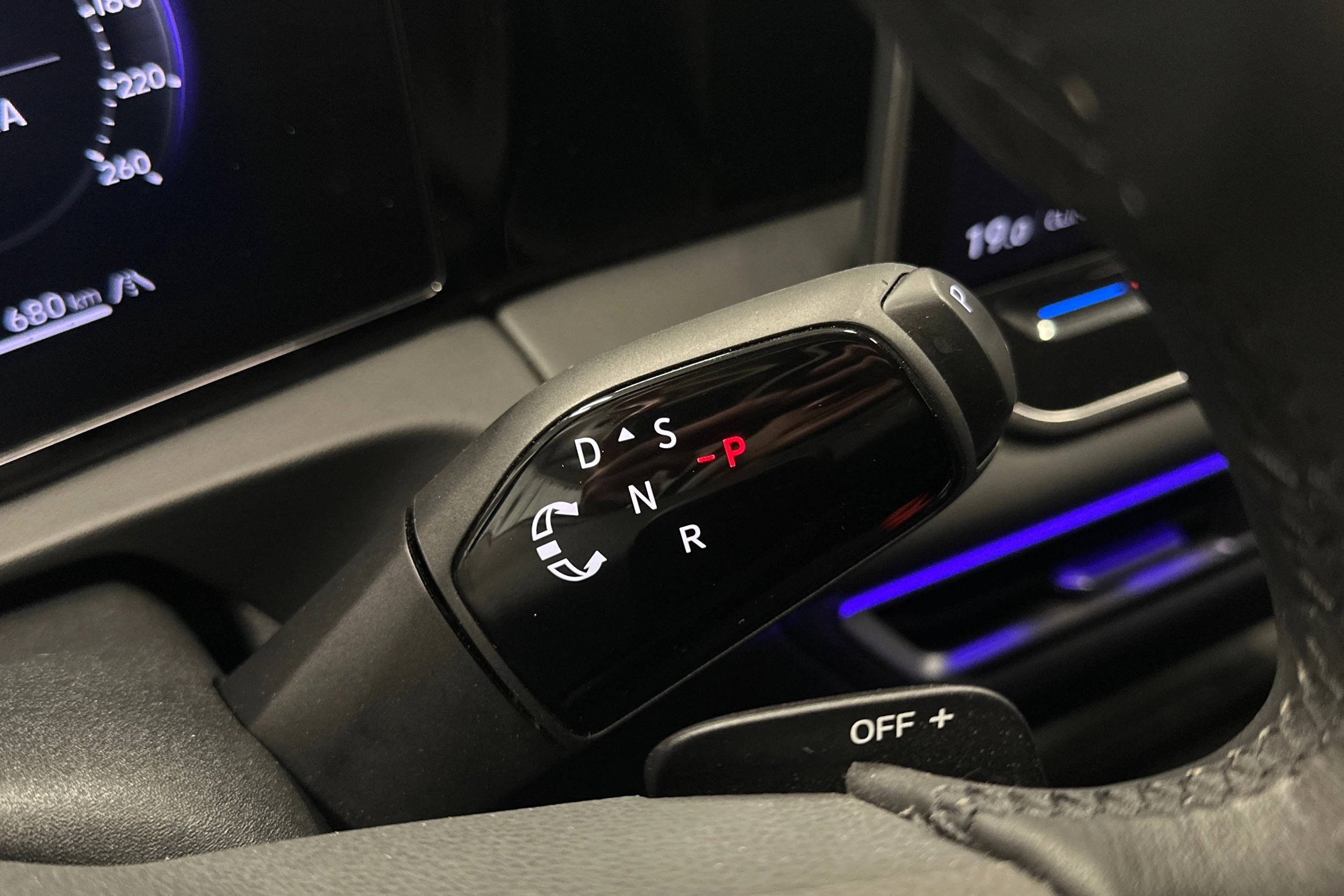 harmaa Volkswagen Tiguan 2025 kuva 20.
