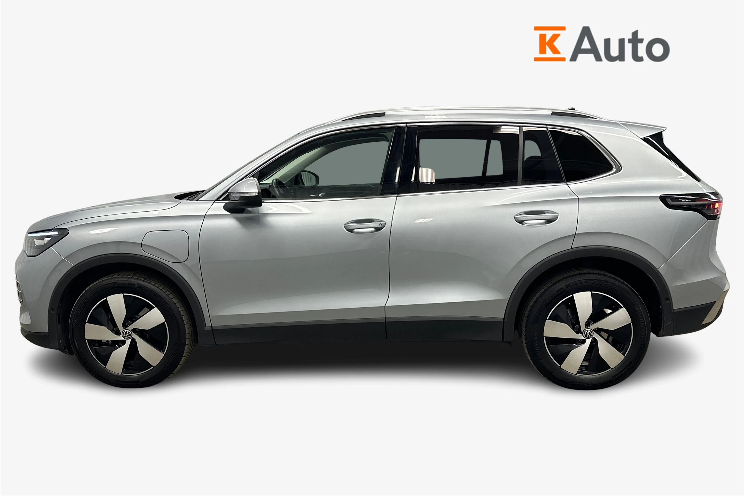 harmaa Volkswagen Tiguan 2025 kuva 5.