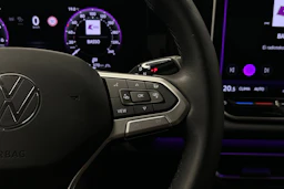 harmaa Volkswagen Tiguan 2025 kuva 12.