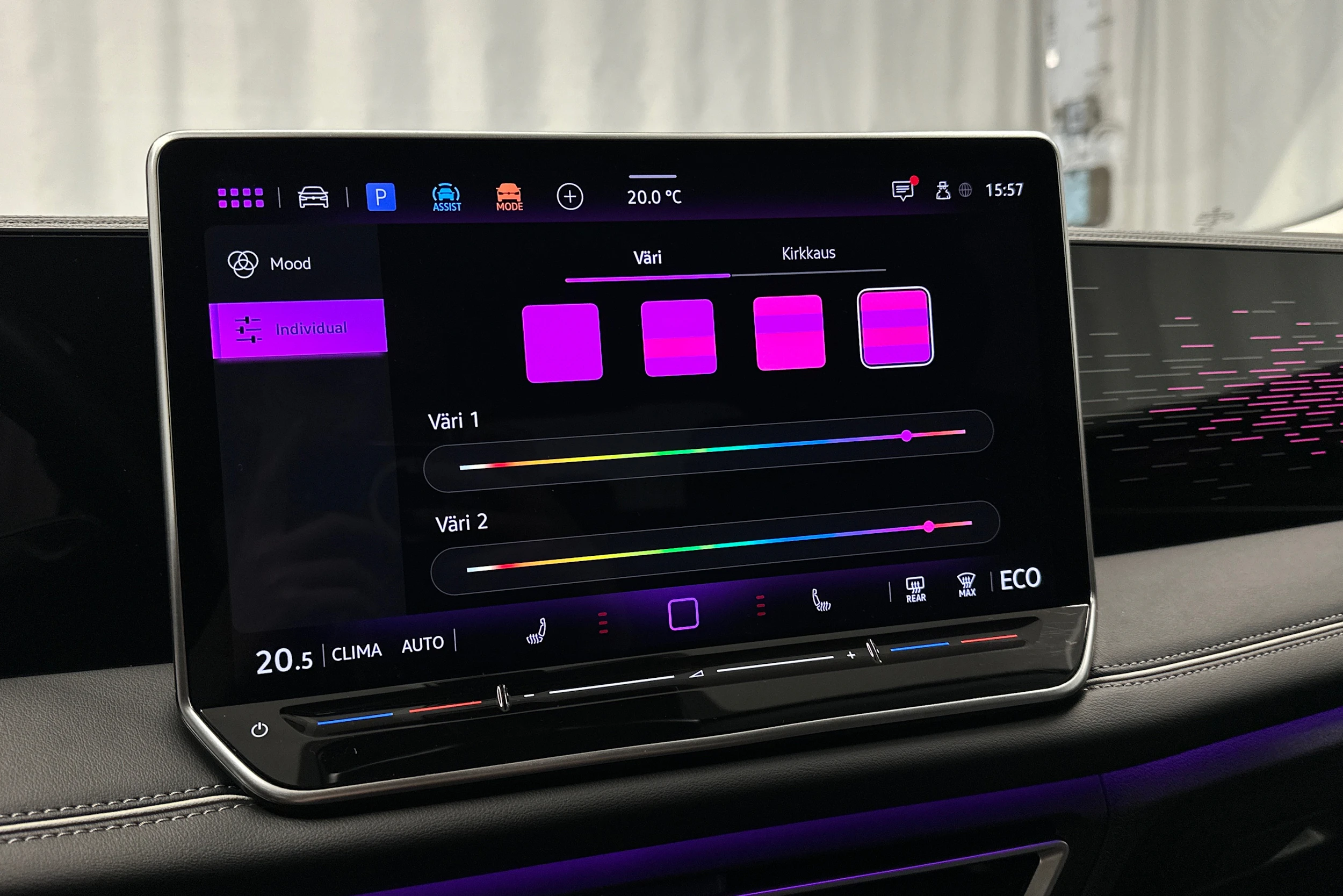 harmaa Volkswagen Tiguan 2025 kuva 27.