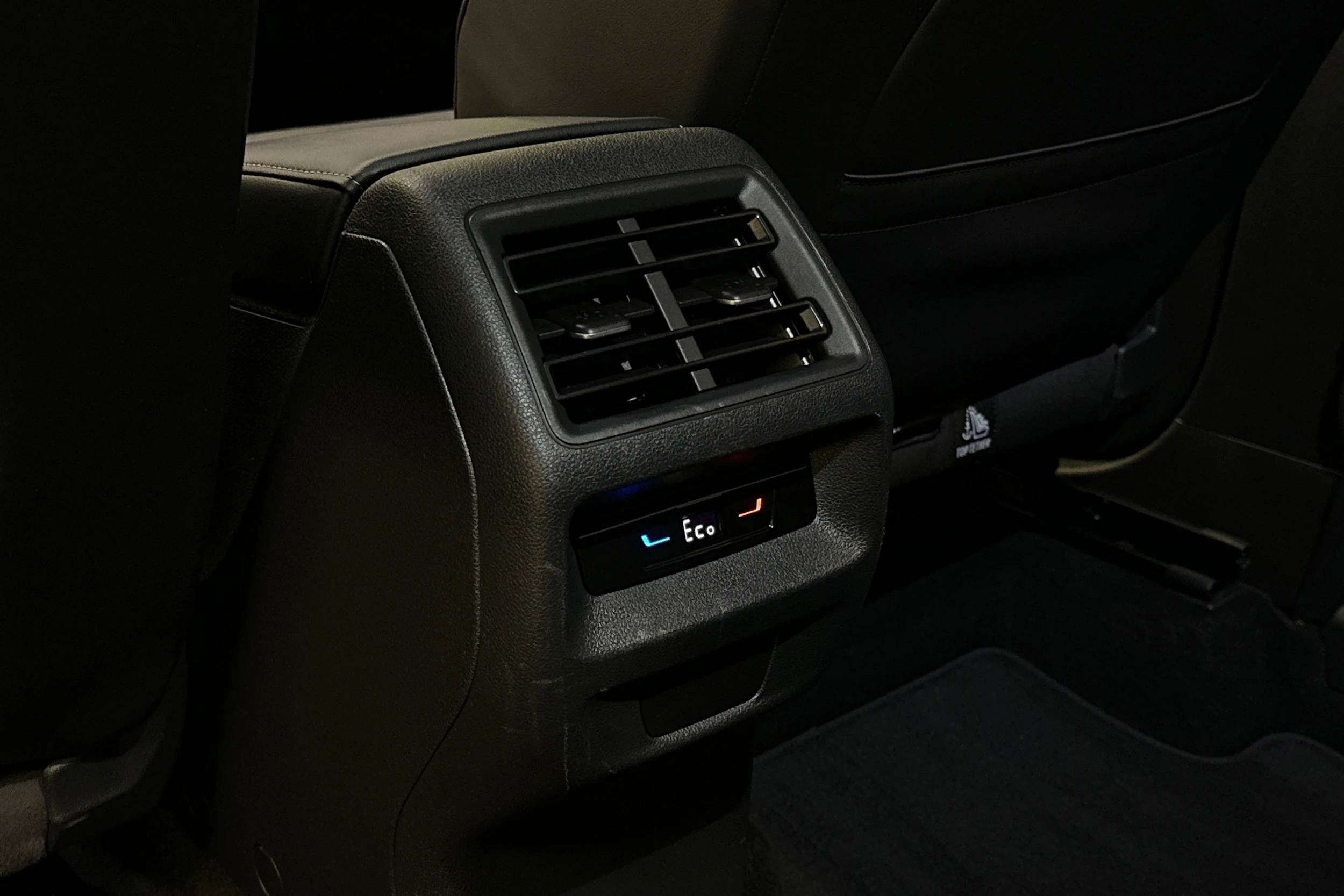 harmaa Volkswagen Tiguan 2025 kuva 31.