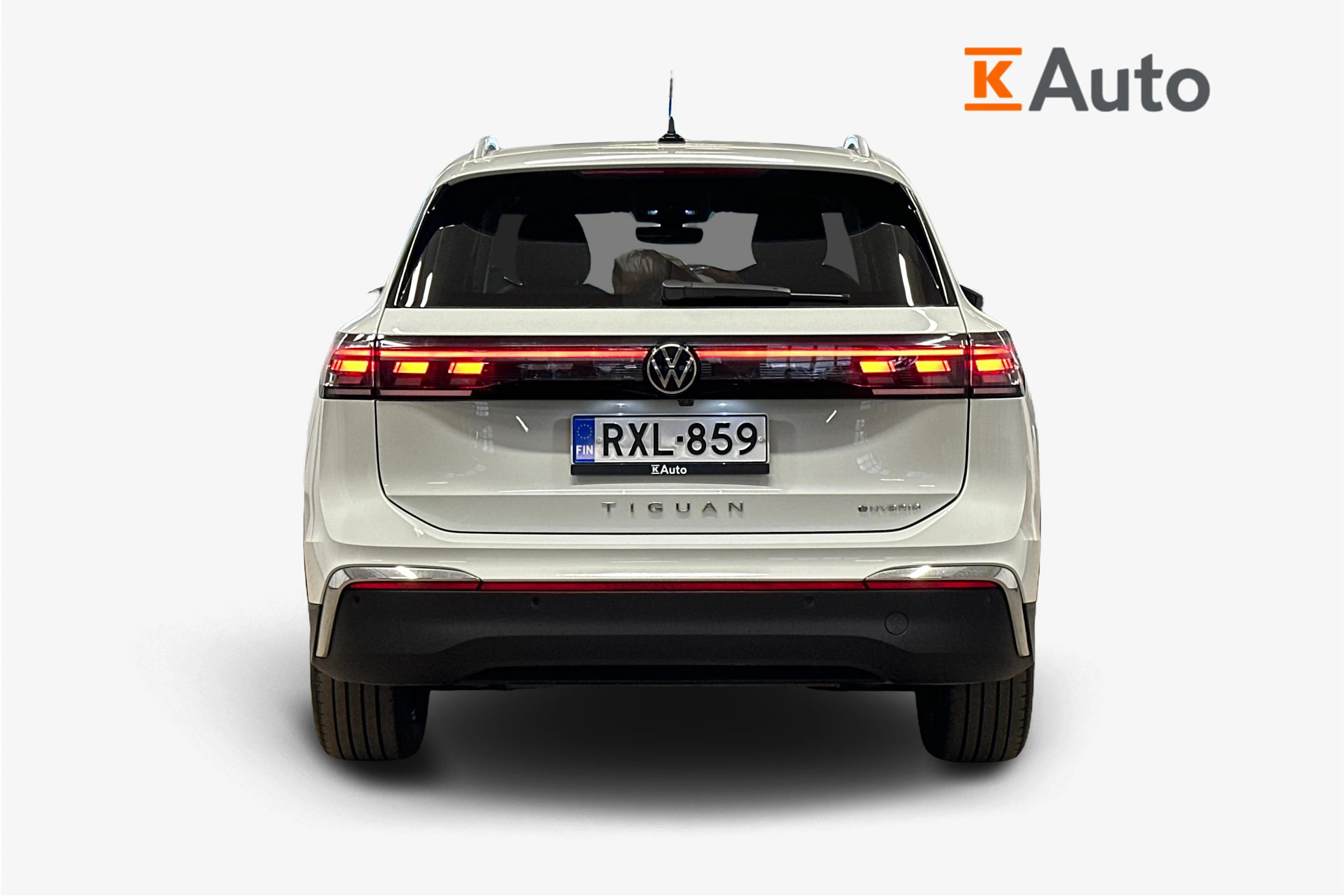 valkoinen Volkswagen Tiguan 2025 kuva 3.