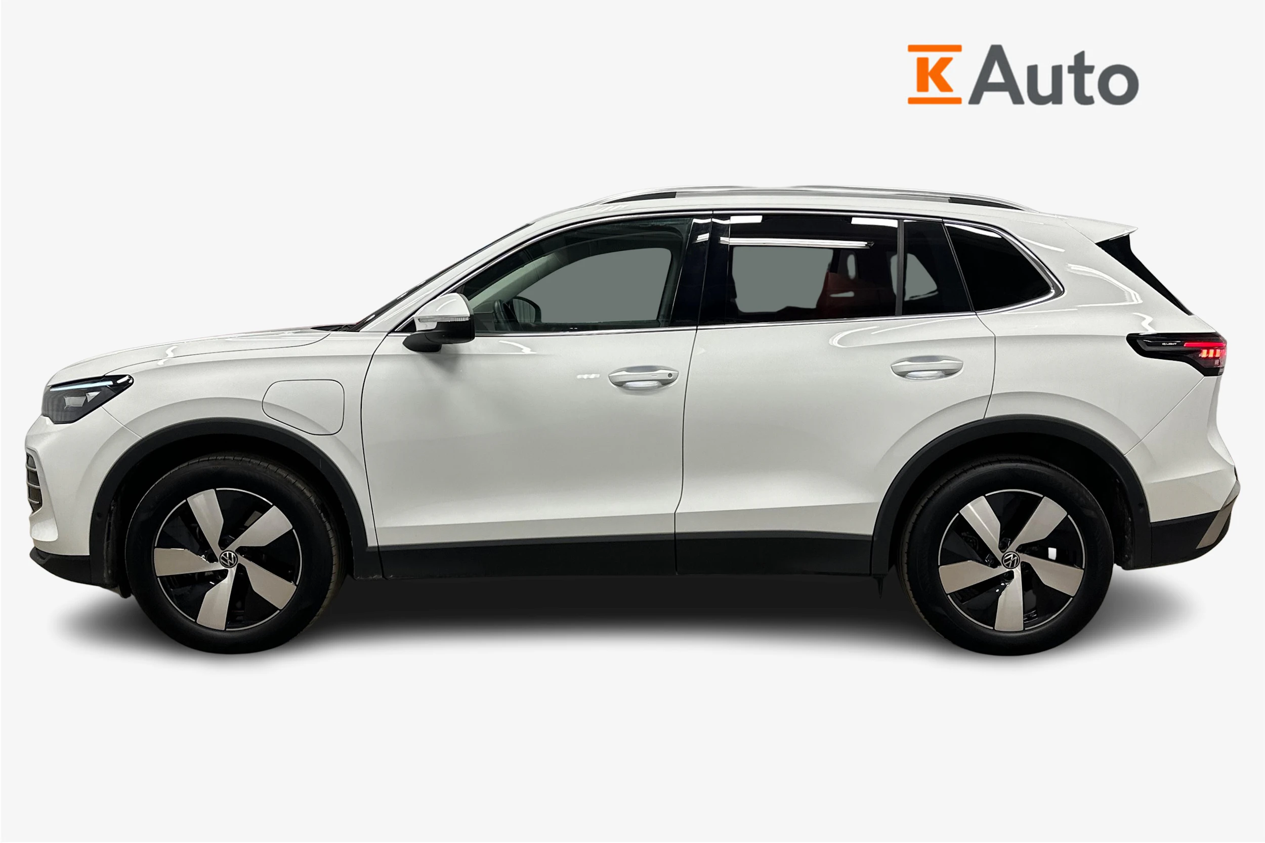 valkoinen Volkswagen Tiguan 2025 kuva 5.